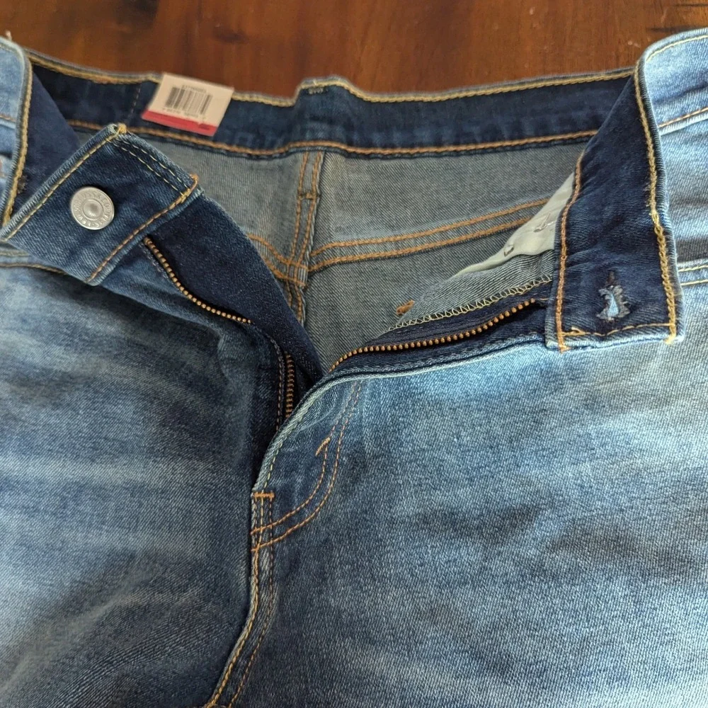 Levi's 541 Athletic Fit Shorts Blue Denim Stretch Jorts Mens Sz 32 NWT Classic